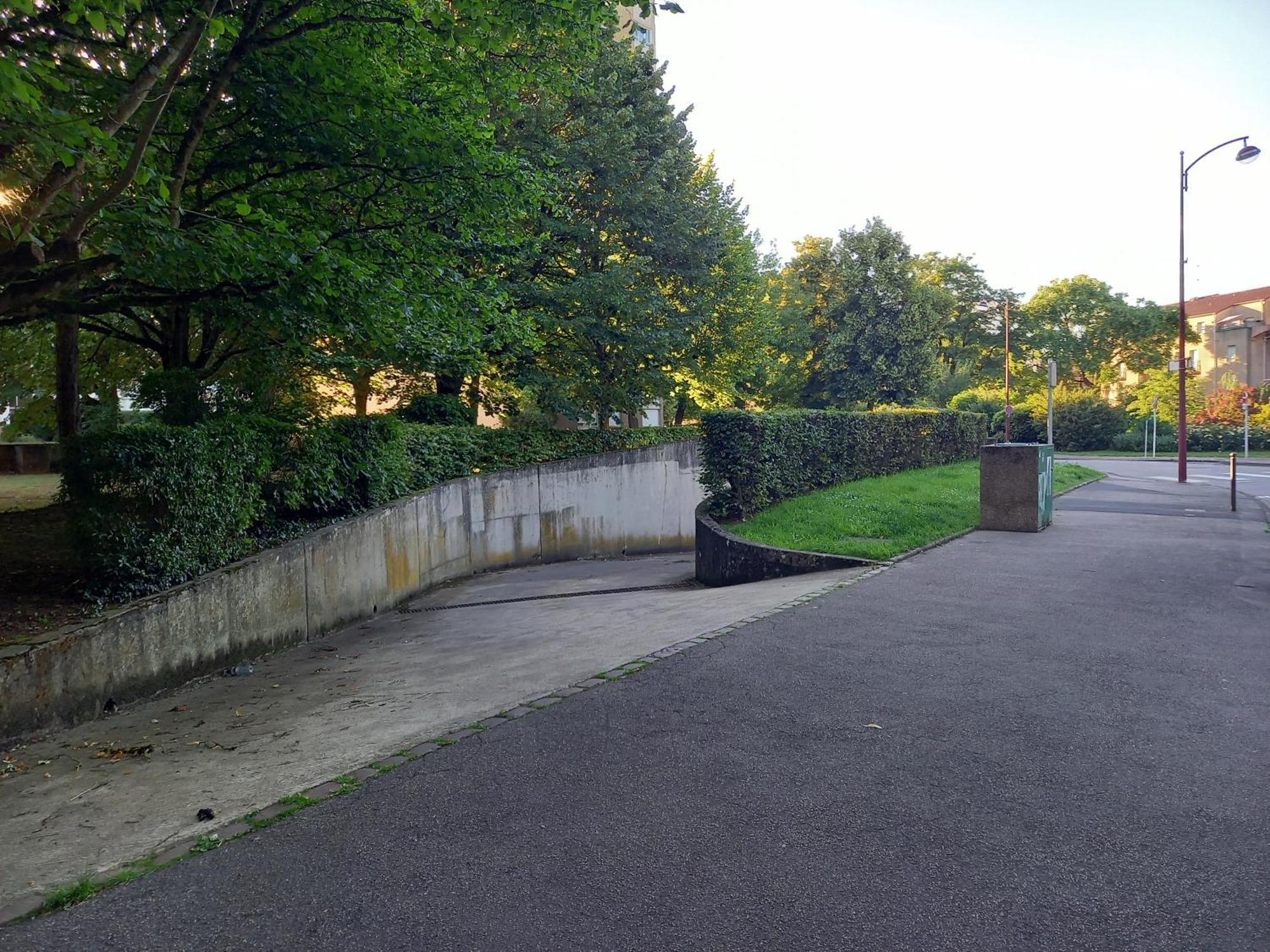 F2 65m2 Parking Prive Avec Belle Vue Apartment Metz